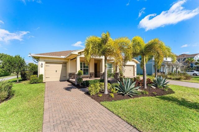 940 Hookline Circle, Loxahatchee, FL 33470