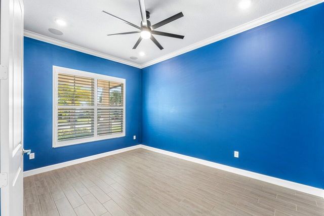 940 Hookline Circle, Loxahatchee, FL 33470