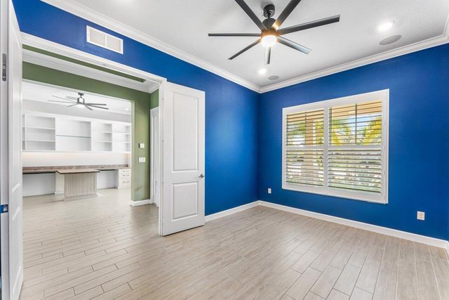 940 Hookline Circle, Loxahatchee, FL 33470