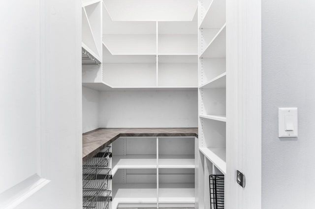 940 Hookline Circle, Loxahatchee, FL 33470