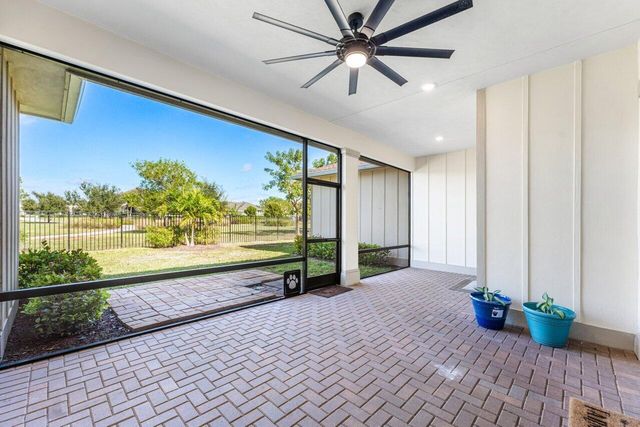 940 Hookline Circle, Loxahatchee, FL 33470