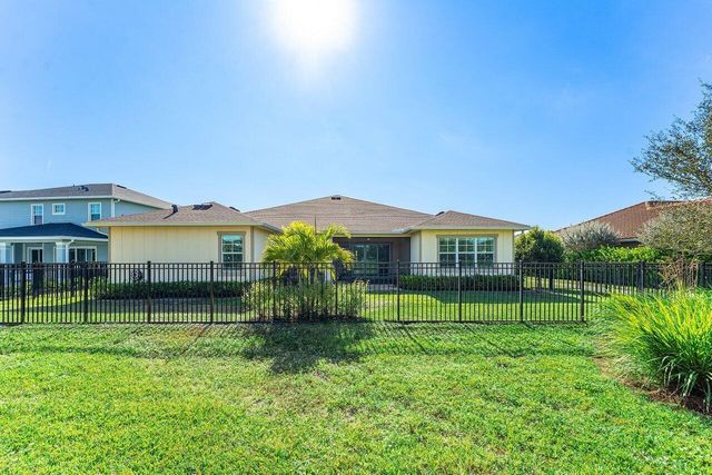 940 Hookline Circle, Loxahatchee, FL 33470