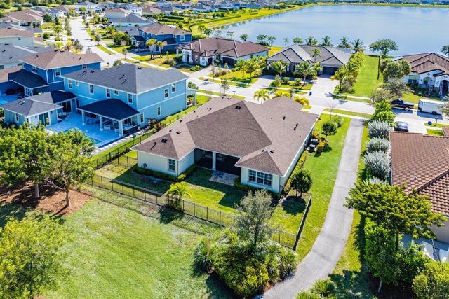 940 Hookline Circle, Loxahatchee, FL 33470