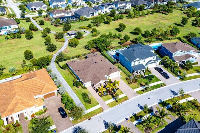 940 Hookline Circle, Loxahatchee, FL 33470