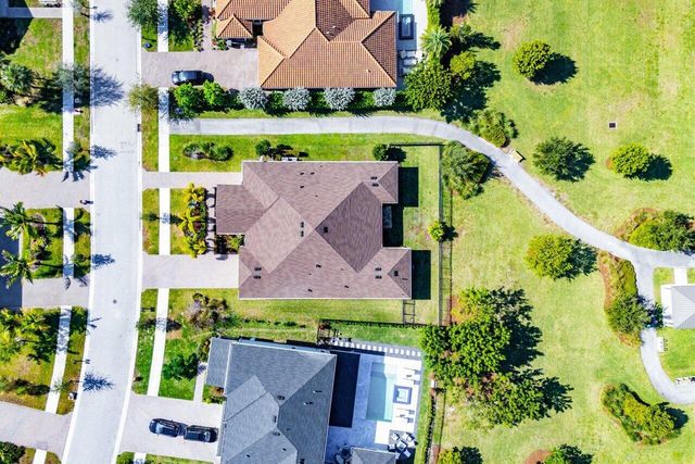 940 Hookline Circle, Loxahatchee, FL 33470