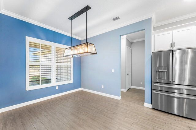 940 Hookline Circle, Loxahatchee, FL 33470