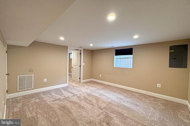 4029 1ST ST SW, Washington, DC 20032