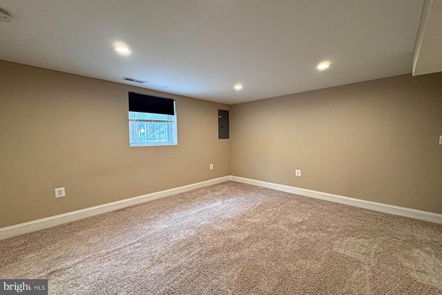 4029 1ST ST SW, Washington, DC 20032