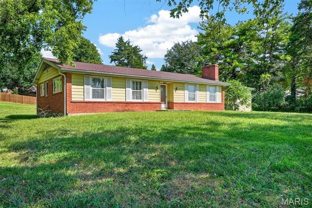 2458 Barrett Station Road, Ballwin, MO 63021