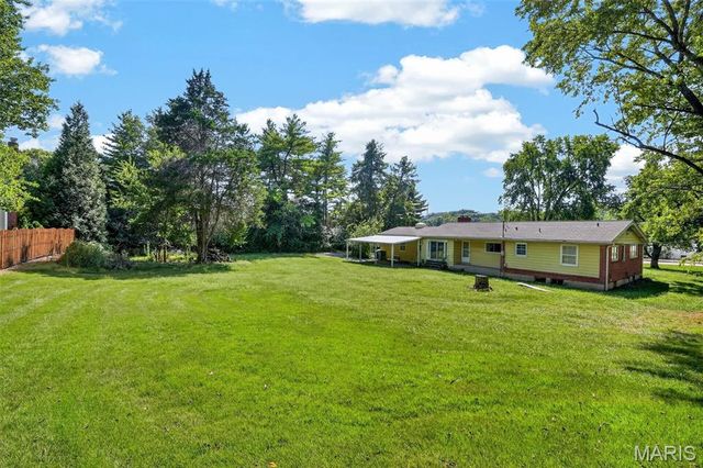 2458 Barrett Station Road, Ballwin, MO 63021