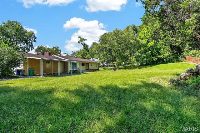 2458 Barrett Station Road, Ballwin, MO 63021