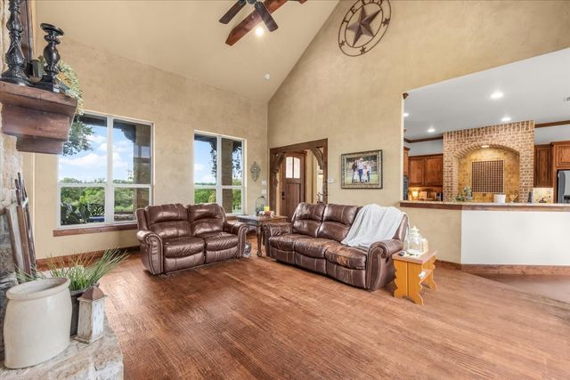 1145 Veal Station Road A, Weatherford, TX 76085