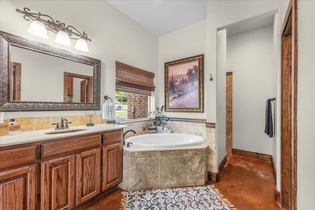 1145 Veal Station Road A, Weatherford, TX 76085