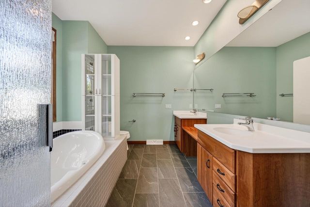 659 Acadia Way, Verona, WI 53593