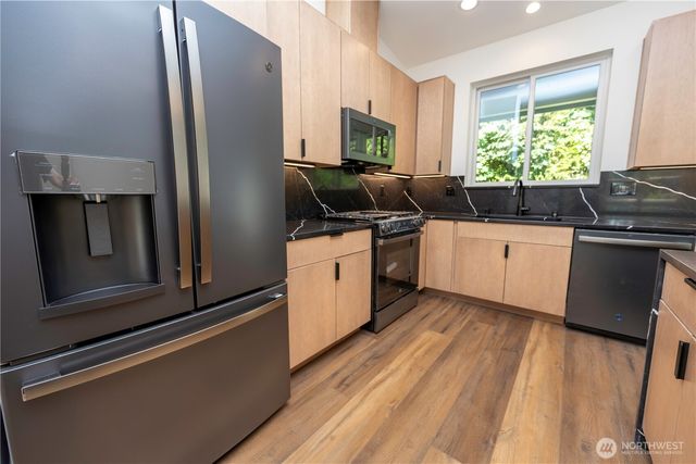9060 Sea Mist Lane, Blaine, WA 98230