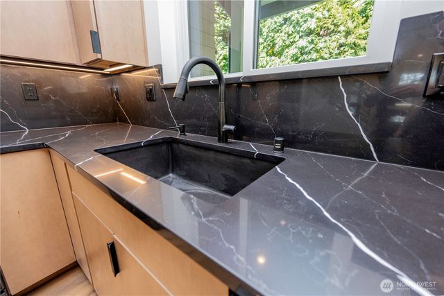 9060 Sea Mist Lane, Blaine, WA 98230