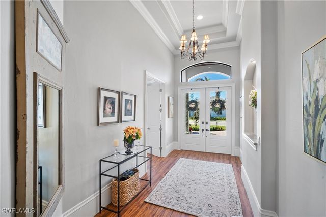 10340 Vanderbilt DR, Naples, FL 34108