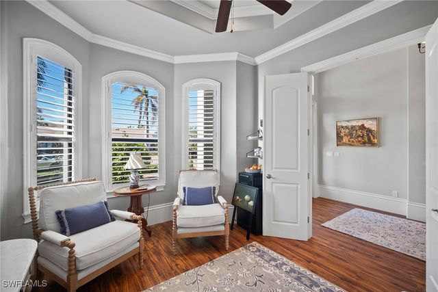 10340 Vanderbilt DR, Naples, FL 34108