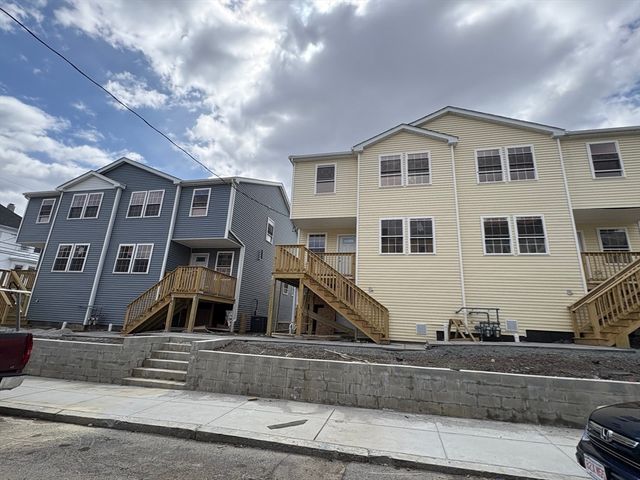 25 Lebanon St C, Fall River, MA 02723