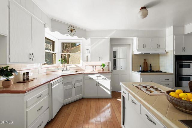 1563 Valencia Avenue, Pasadena, CA 91104