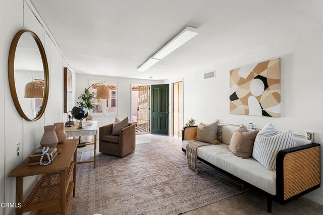 1563 Valencia Avenue, Pasadena, CA 91104