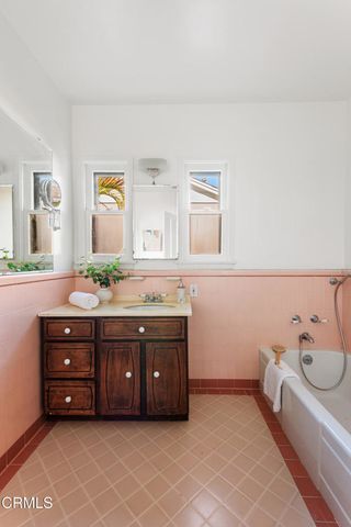 1563 Valencia Avenue, Pasadena, CA 91104