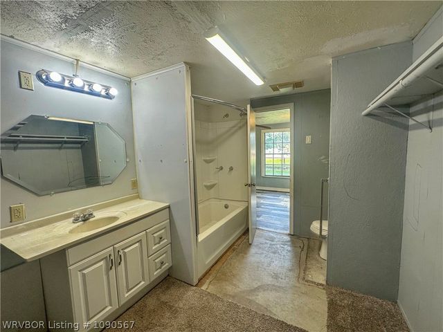 5919 Alma Highway, Van Buren, AR 72956