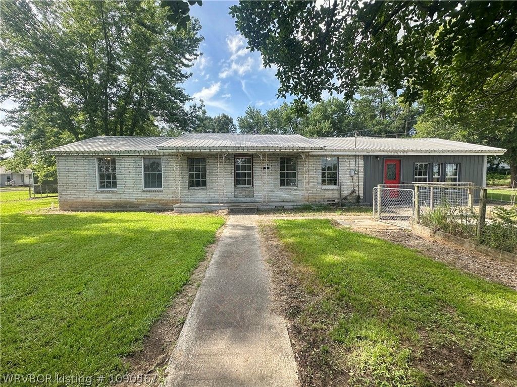 5919 Alma Highway, Van Buren, AR 72956