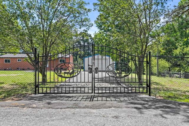 18820 Honeysuckle Lane, Little Rock, AR 72206
