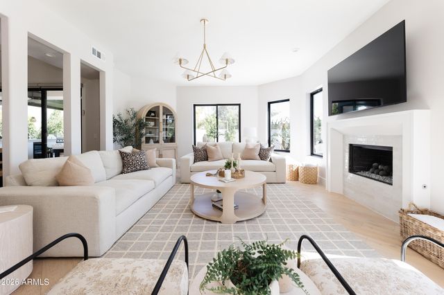 3481 S VISTA Drive, Chandler, AZ 85248