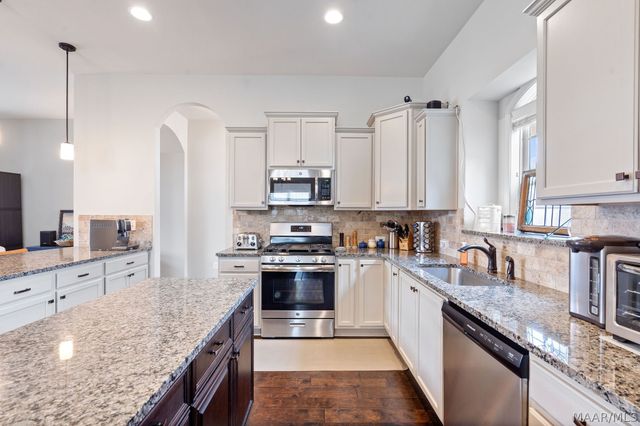 9192 CRESCENT LODGE Circle, Pike Road, AL 36064