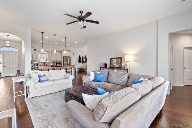 9192 CRESCENT LODGE Circle, Pike Road, AL 36064