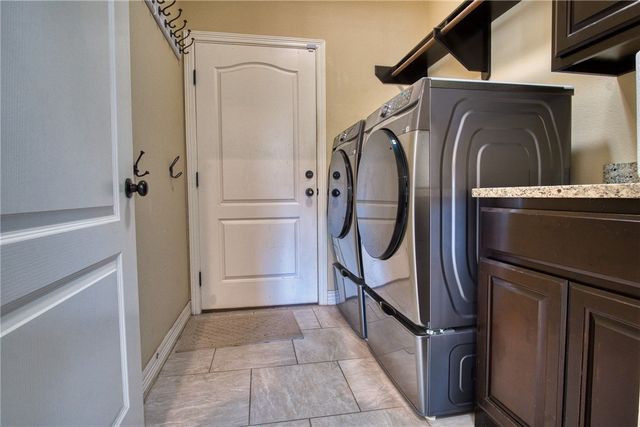 8229 Merlin Pl, Corpus Christi, TX 78414