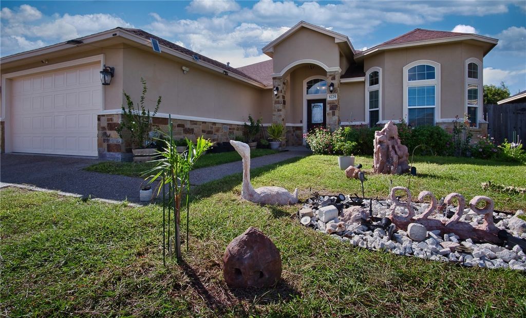 8229 Merlin Pl, Corpus Christi, TX 78414 — photo 2