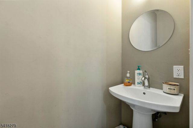 109 Centre St, Trenton City, NJ 08611