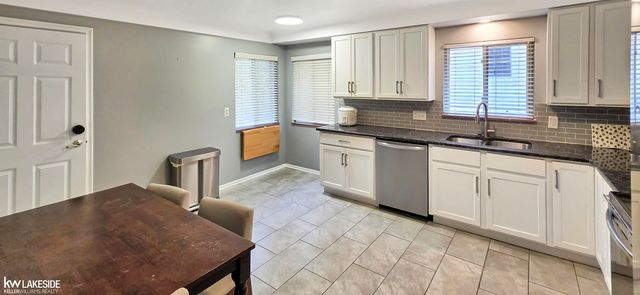 890 Neff Road, Grosse Pointe, MI 48230