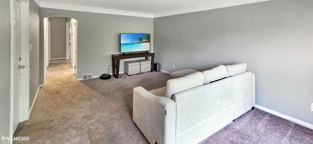 890 Neff Road, Grosse Pointe, MI 48230