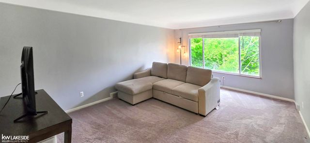 890 Neff Road, Grosse Pointe, MI 48230