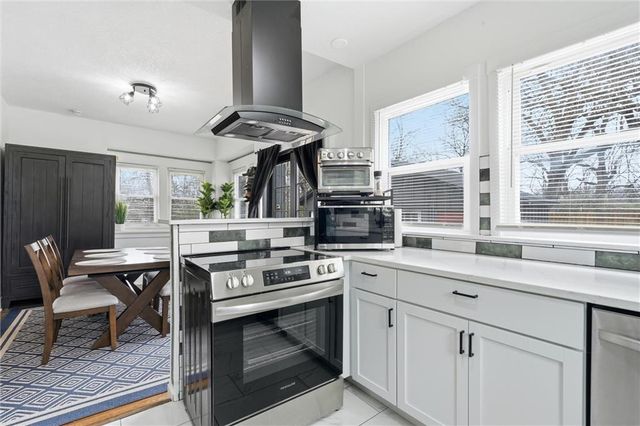 4207 E 61st Street, Kansas City, MO 64130