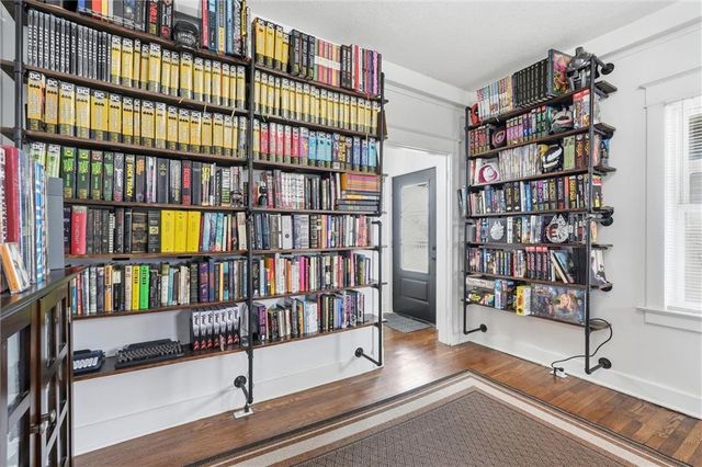 4207 E 61st Street, Kansas City, MO 64130