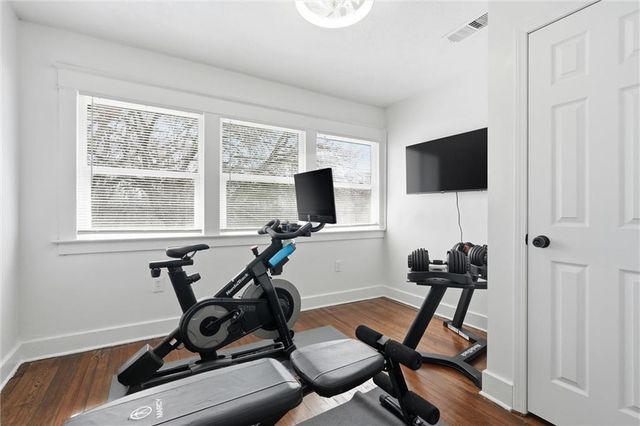 4207 E 61st Street, Kansas City, MO 64130