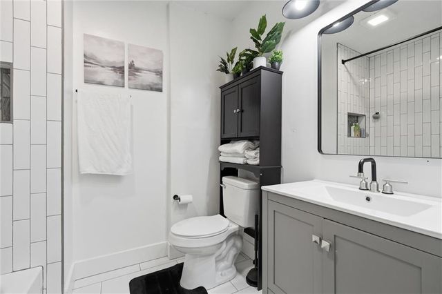 4207 E 61st Street, Kansas City, MO 64130