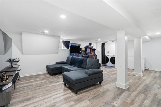 4207 E 61st Street, Kansas City, MO 64130