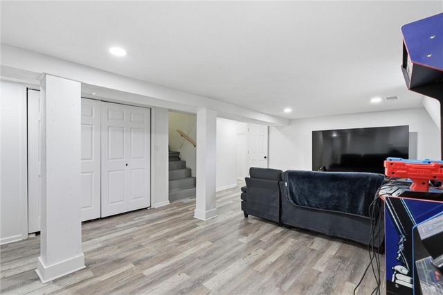 4207 E 61st Street, Kansas City, MO 64130