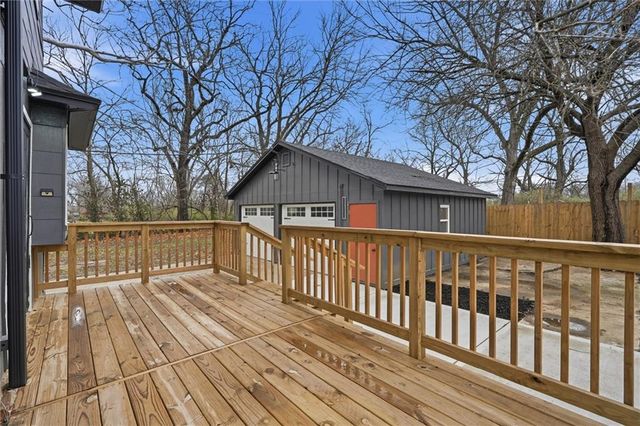 4207 E 61st Street, Kansas City, MO 64130