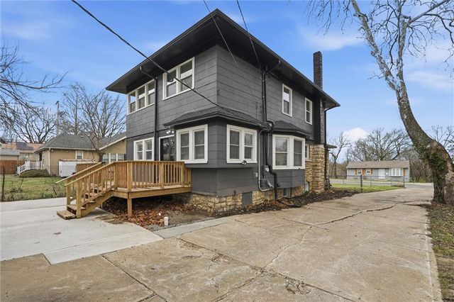 4207 E 61st Street, Kansas City, MO 64130