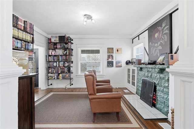 4207 E 61st Street, Kansas City, MO 64130