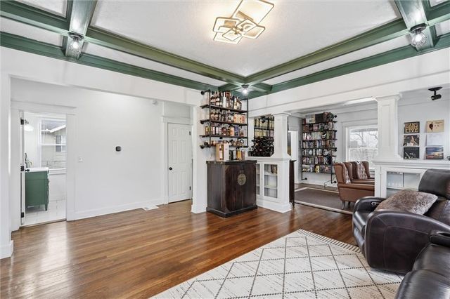 4207 E 61st Street, Kansas City, MO 64130