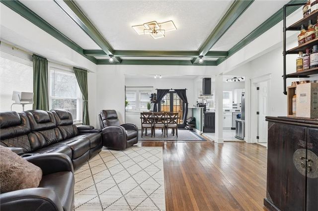 4207 E 61st Street, Kansas City, MO 64130