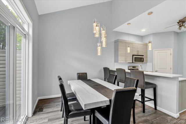 2298 Calibouge 32, Commerce Charter Township, MI 48382